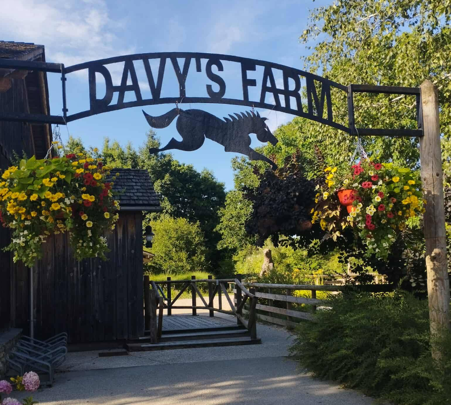 Davy Crockett’s Tavern